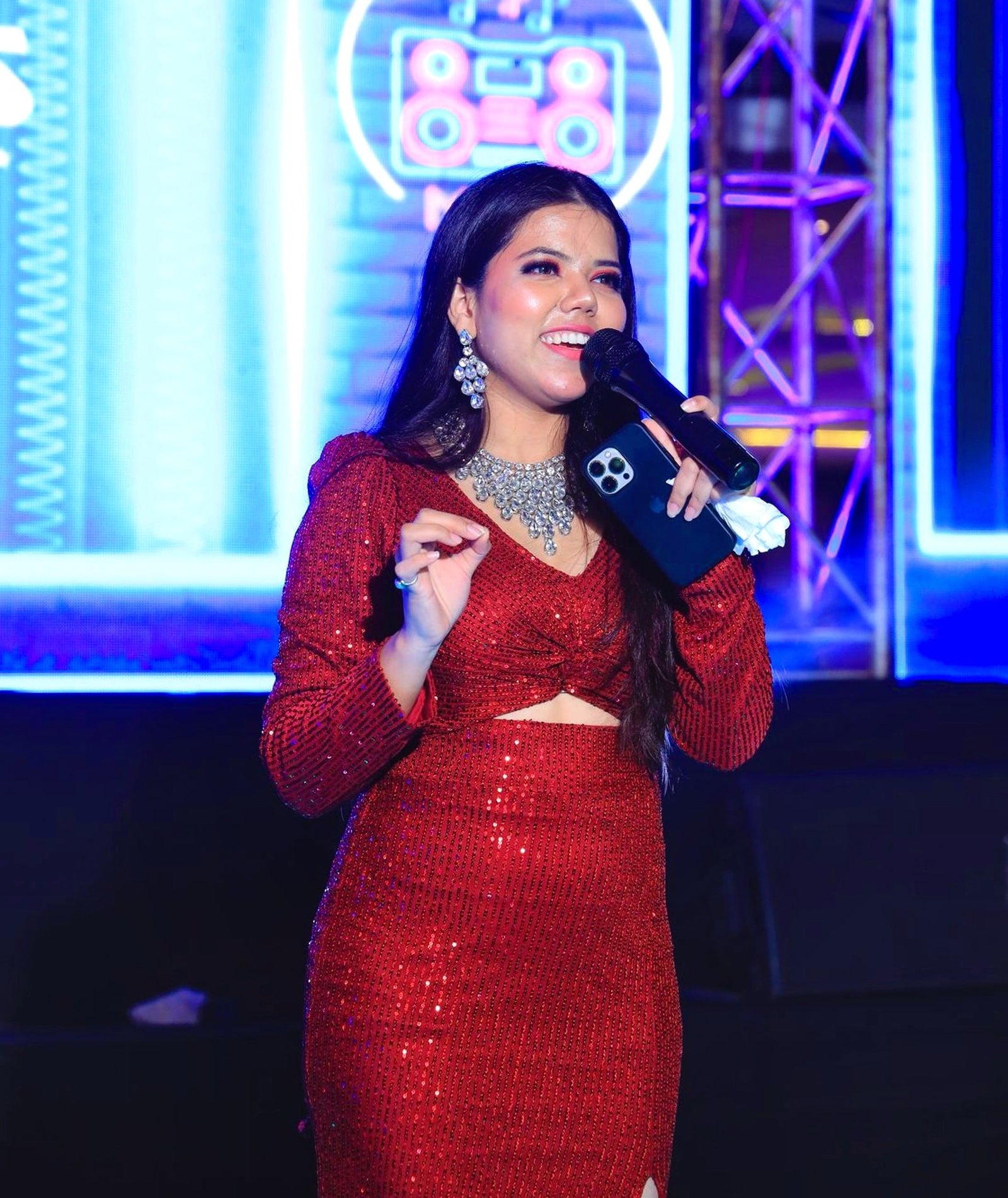 Professional anchor and games coordinator service