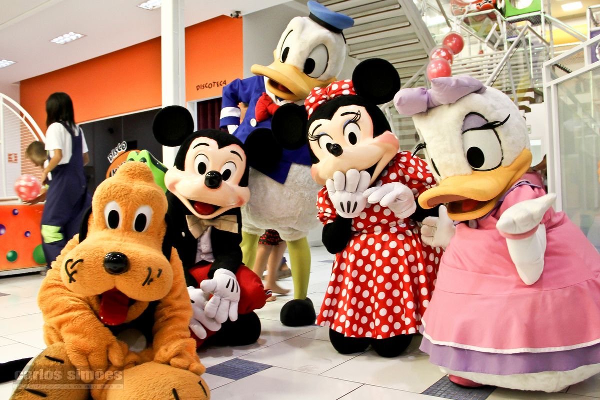 Live mascots entertainment for kids events